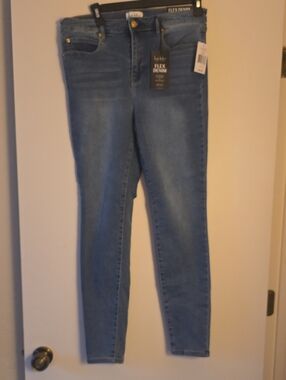 Nicole Miller Light Blue Skinny Jeans